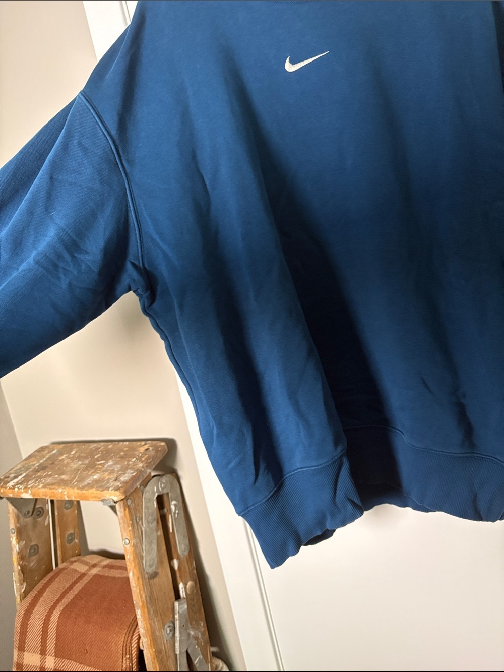 Nike oversized Crewneck Sweatshirt - Picture 3 of 3